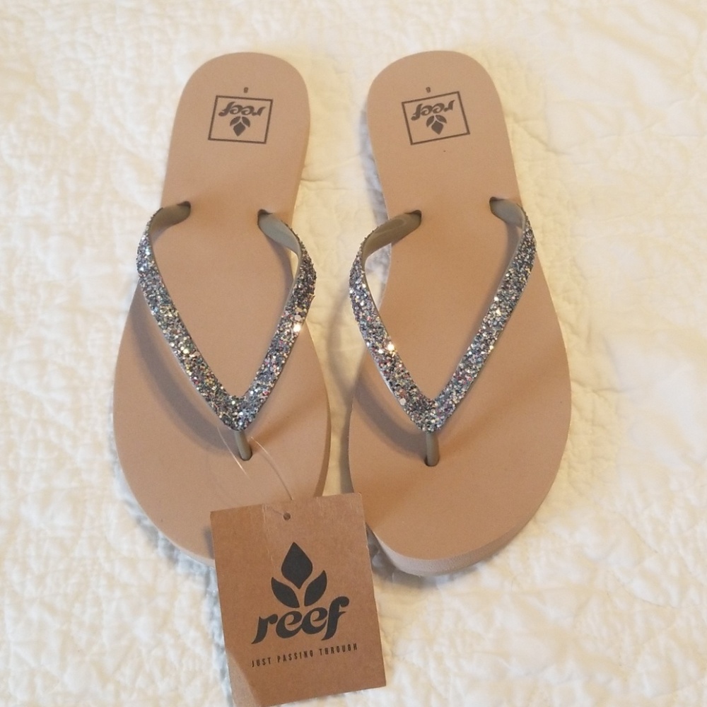 NWT Reef Sandals